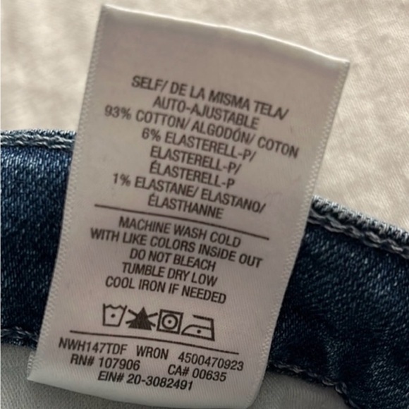 Hudson Jeans Barbara Bootcut Jeans - Picture 6 of 6